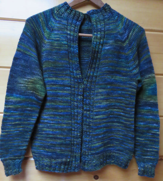Pattern - Cardigan - Cable Border Cardigan in DK - 512