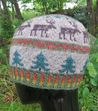 Pattern - Hat - Reindeer Hue in Fingering - 2412