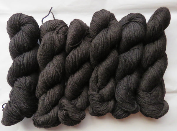 Fleece Artist - Zephyr - Black - MIDI skein